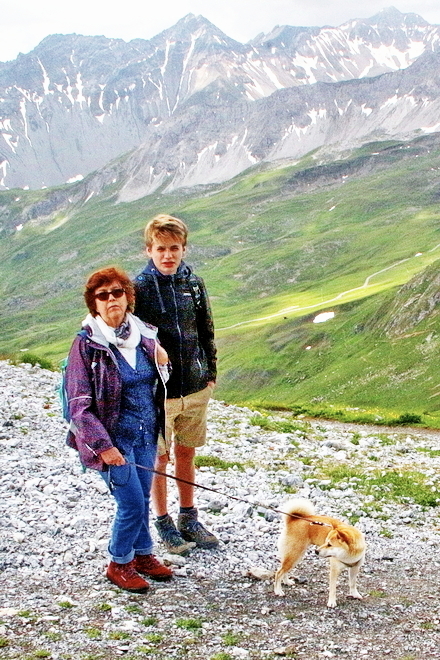 Fiene bei einer Wanderung in den Alpen